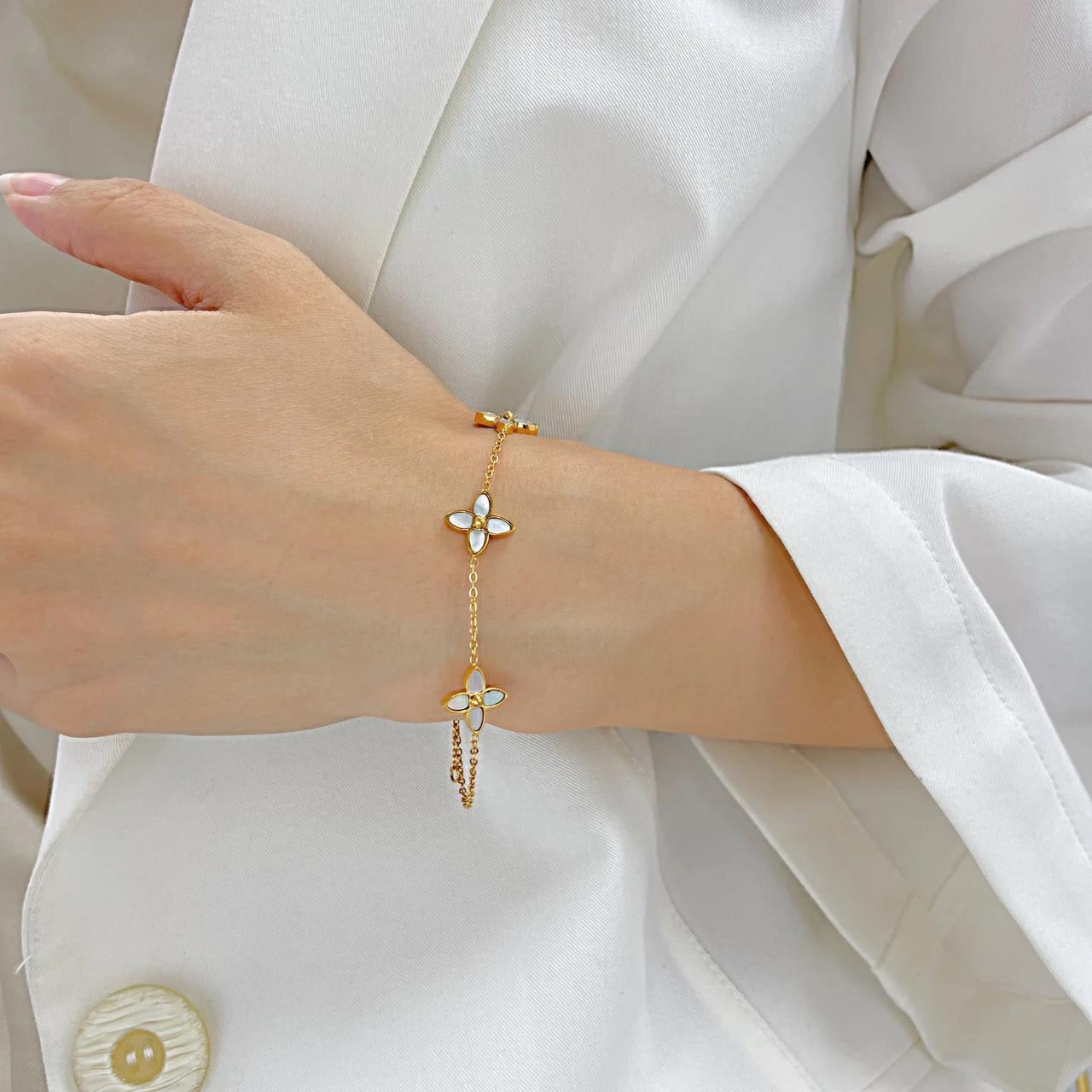 Alice Flora Three Charms Bracelet -18K