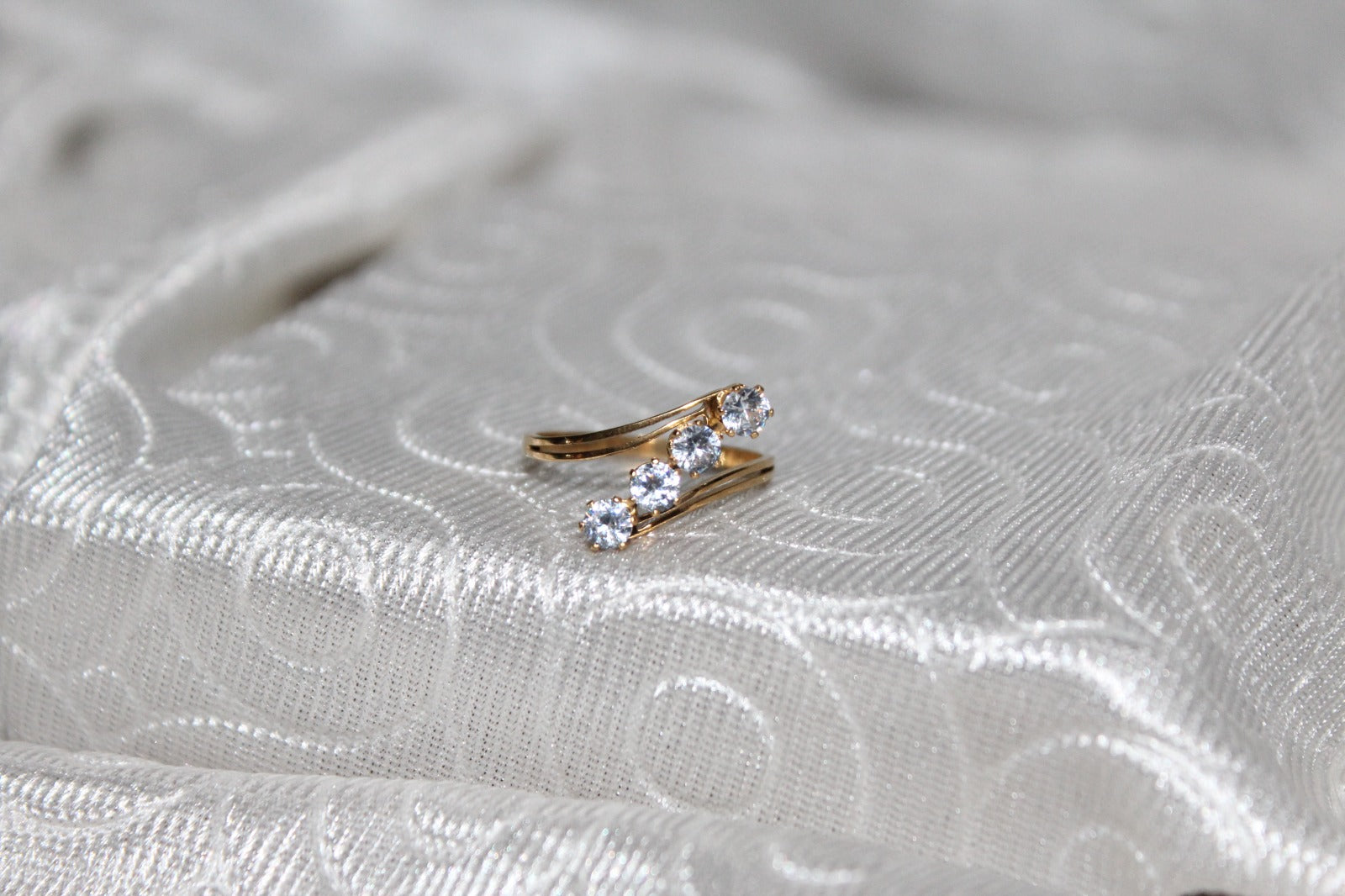 Modern Diamond Accent Ring