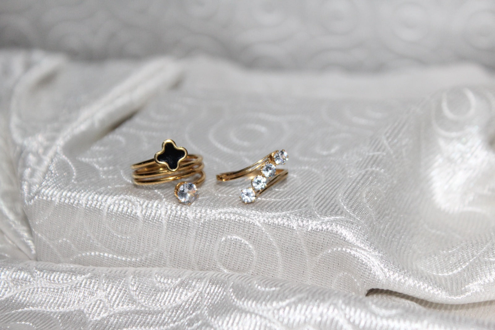 Chic Gold Rings Set | Clover & Spiral Designs | Modern Fashion Jewelry