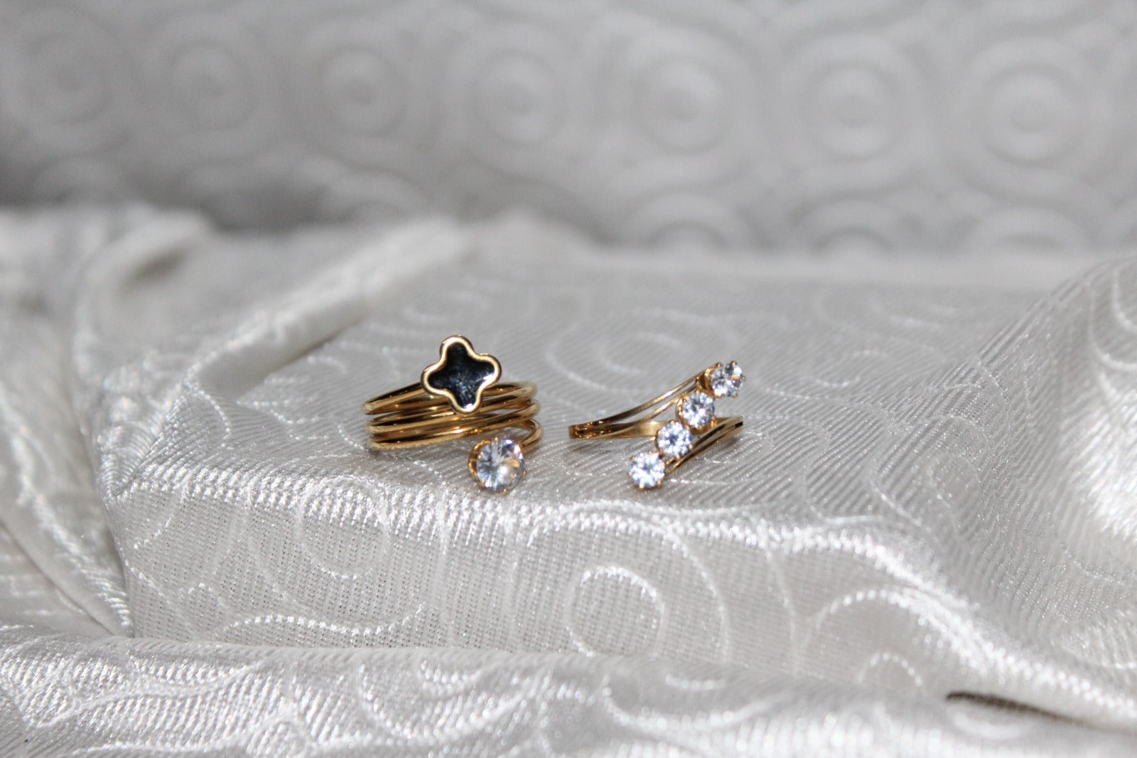 Chic Gold Rings Set | Clover & Spiral Designs | Modern Fashion Jewelry