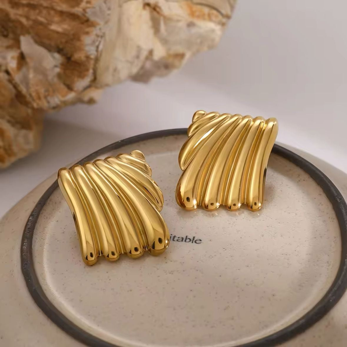 Ribbed Statement Studs -18K