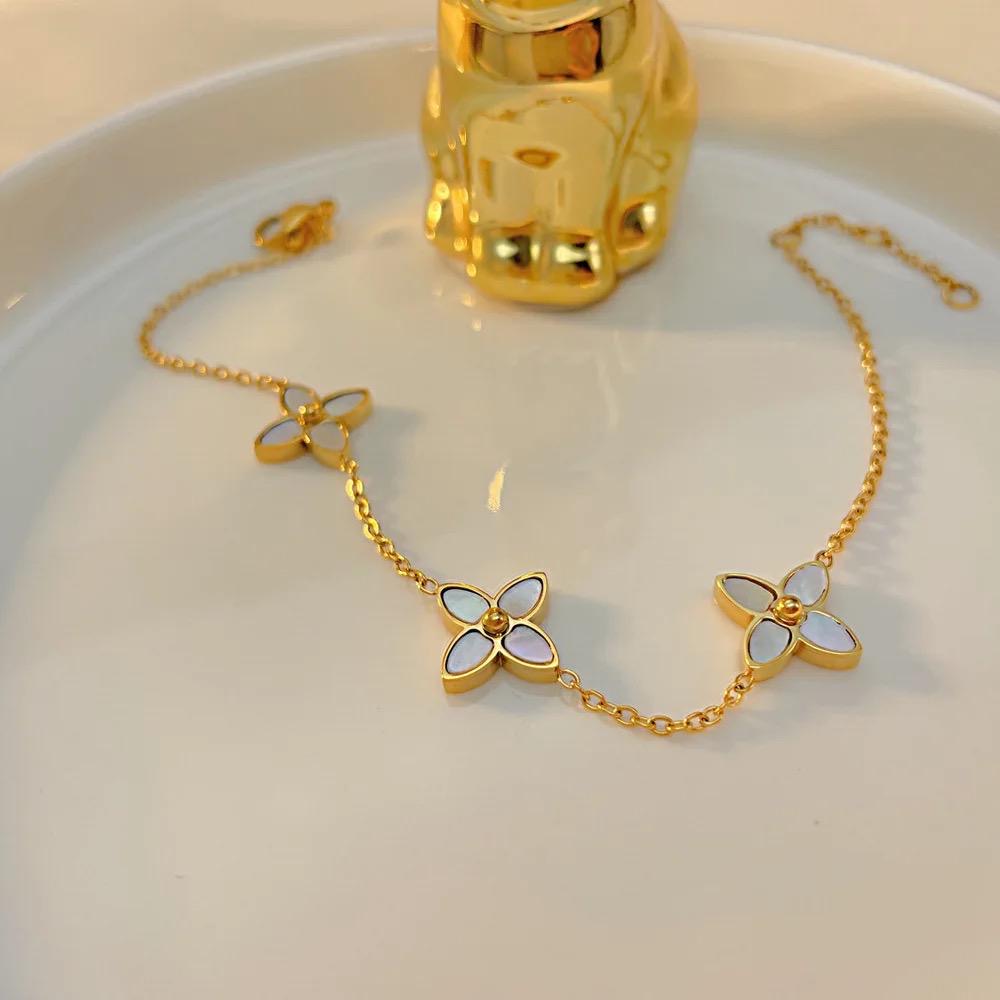 Alice Flora Three Charms Bracelet -18K