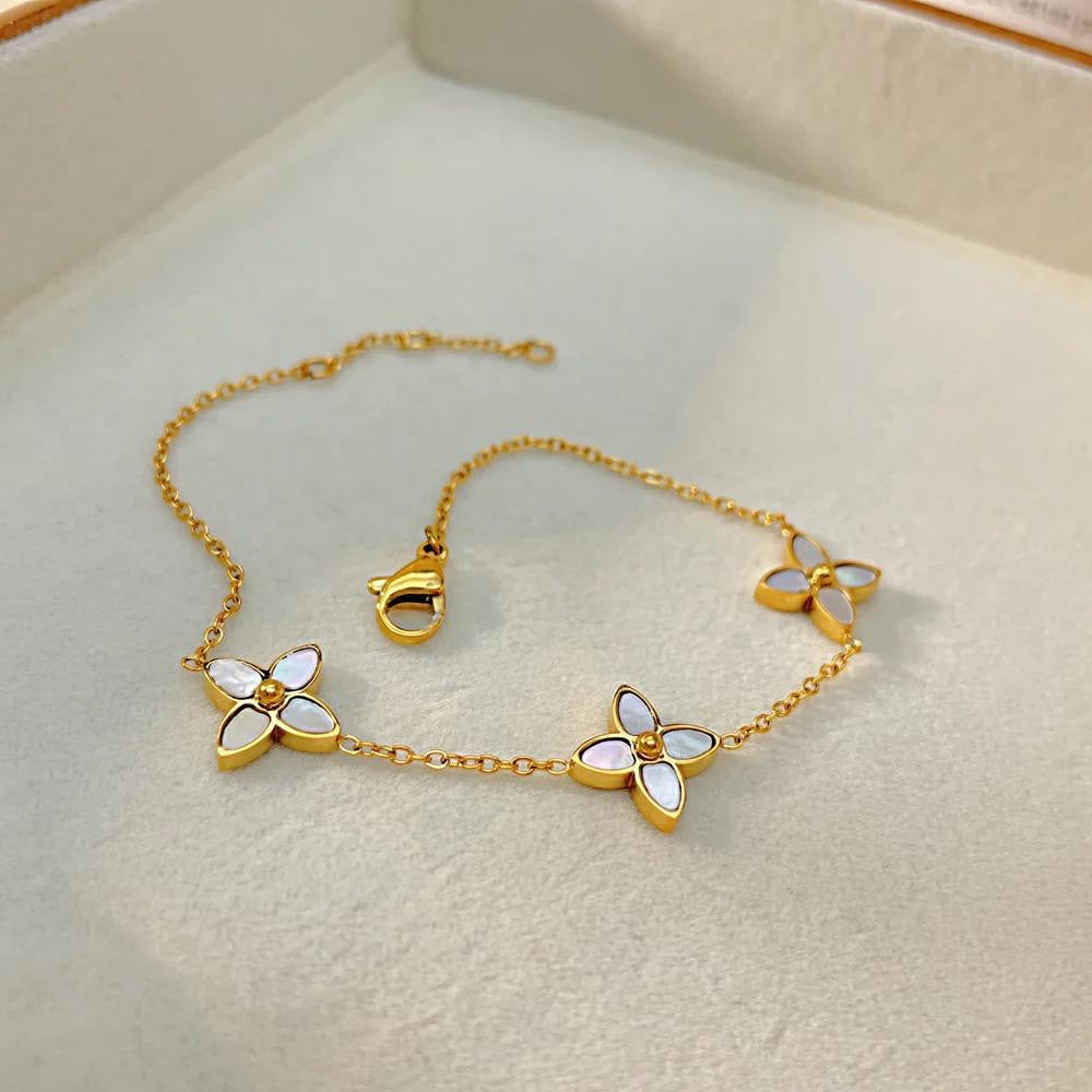 Alice Flora Three Charms Bracelet -18K