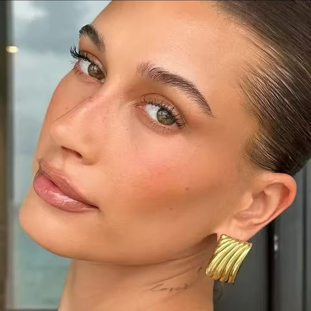 Ribbed Statement Studs -18K