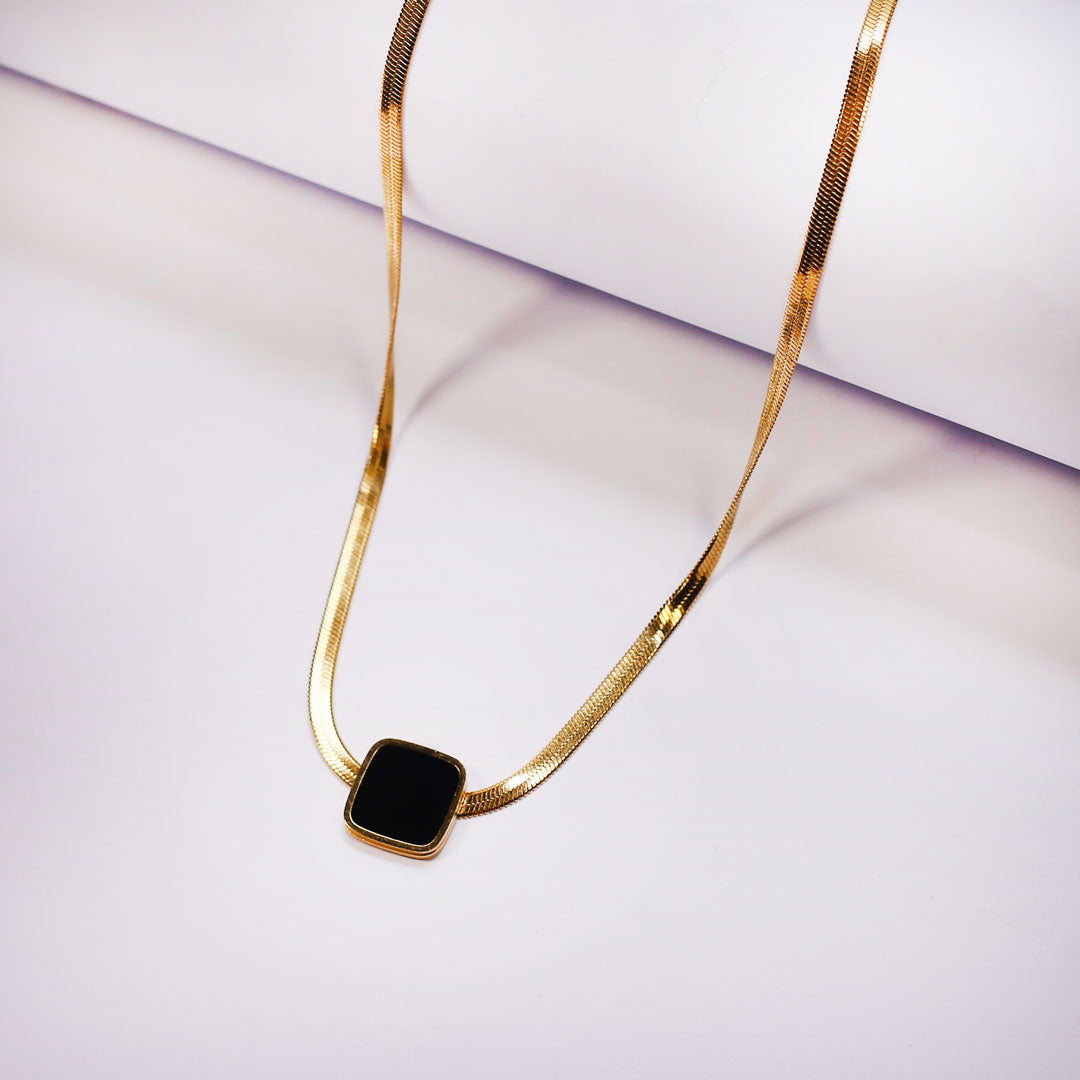 Gold Plated Snake Chain Necklace | Chic Black Pendant | High-Quality Fashion Jewelry