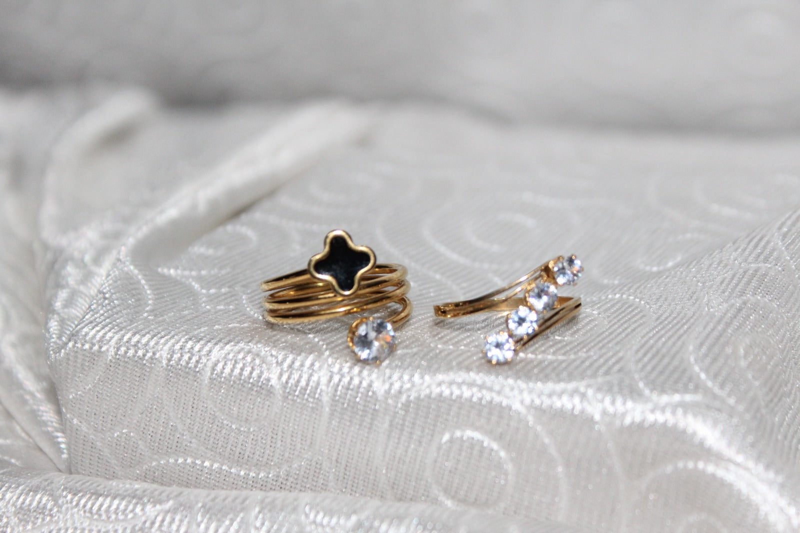 Chic Gold Rings Set | Clover & Spiral Designs | Modern Fashion Jewelry