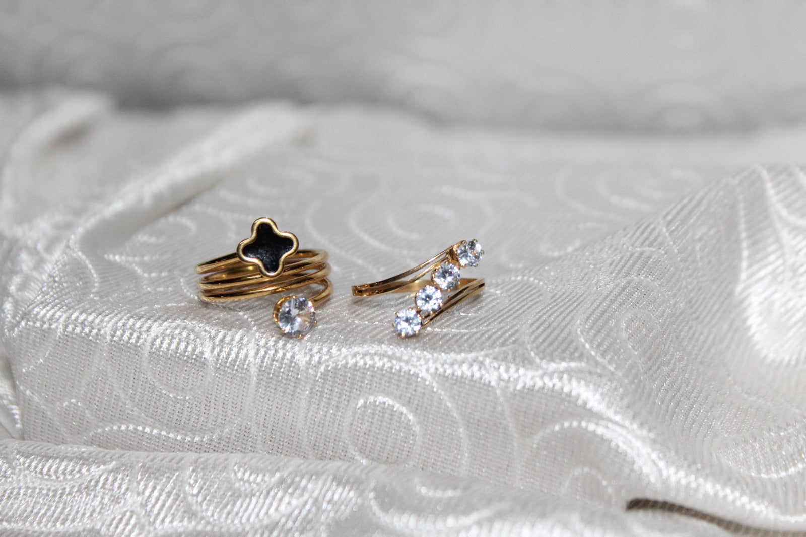 Chic Gold Rings Set | Clover & Spiral Designs | Modern Fashion Jewelry