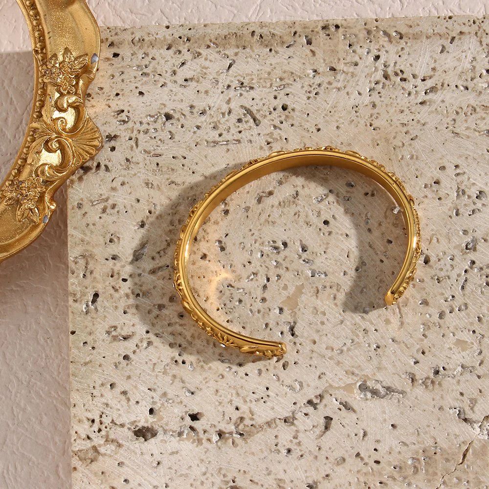 Celeste Gold Cuff -18K
