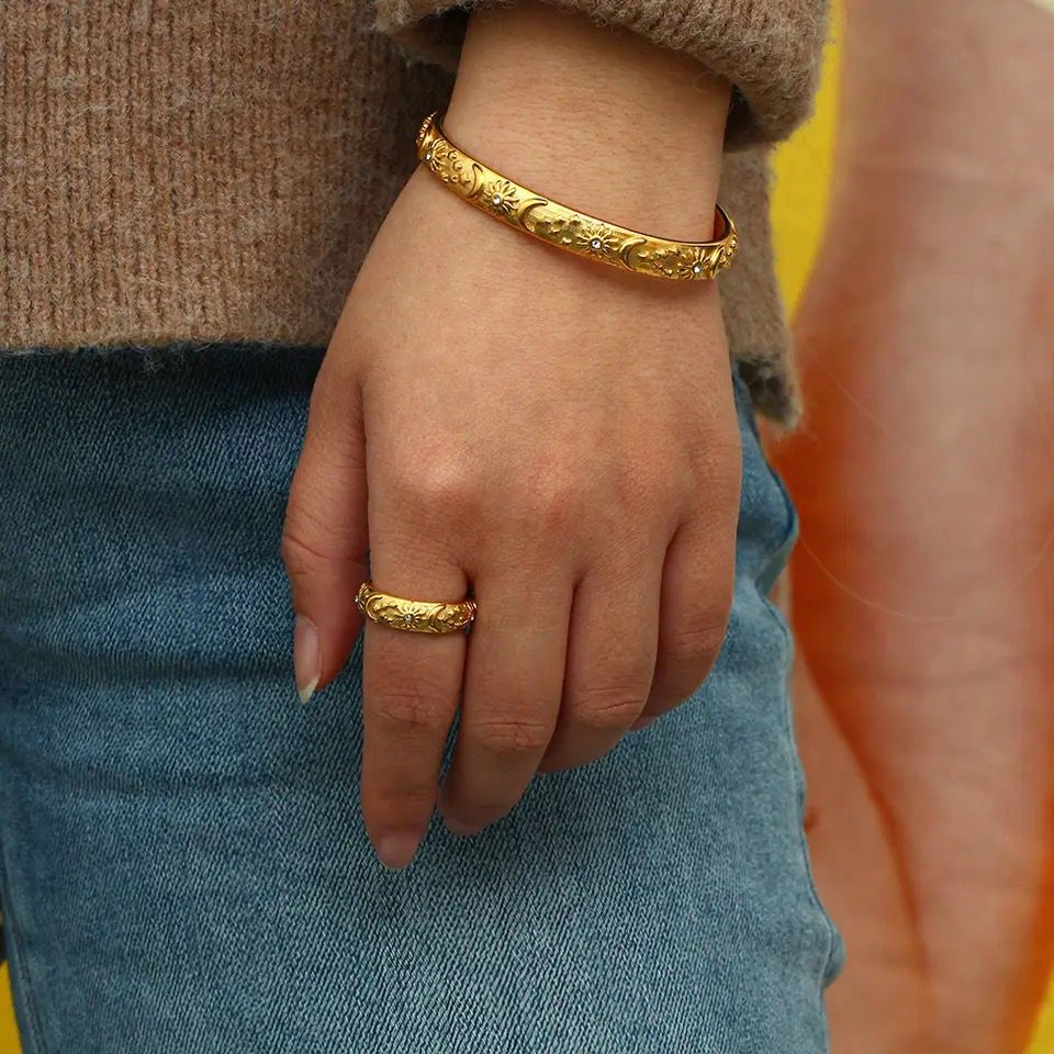 Celeste Gold Cuff -18K
